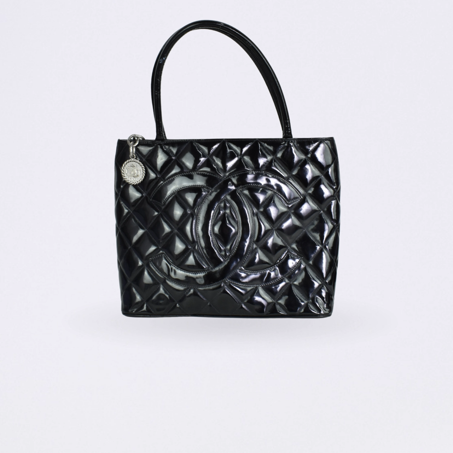chanel medallion black