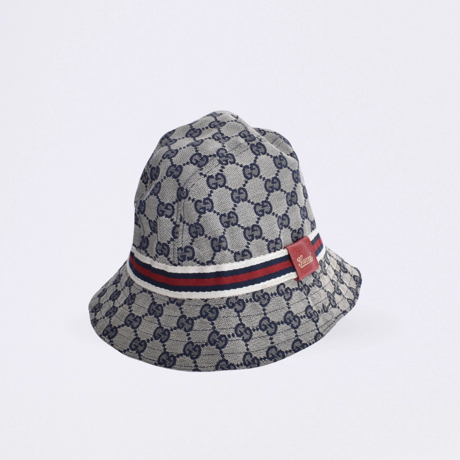 gucci gg supreme